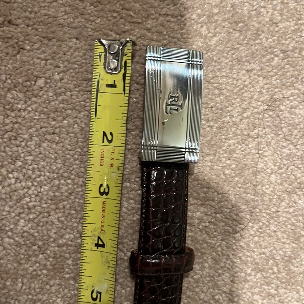 Ralph Lauren Brown Women’s belt size small. Never worn but without tags.